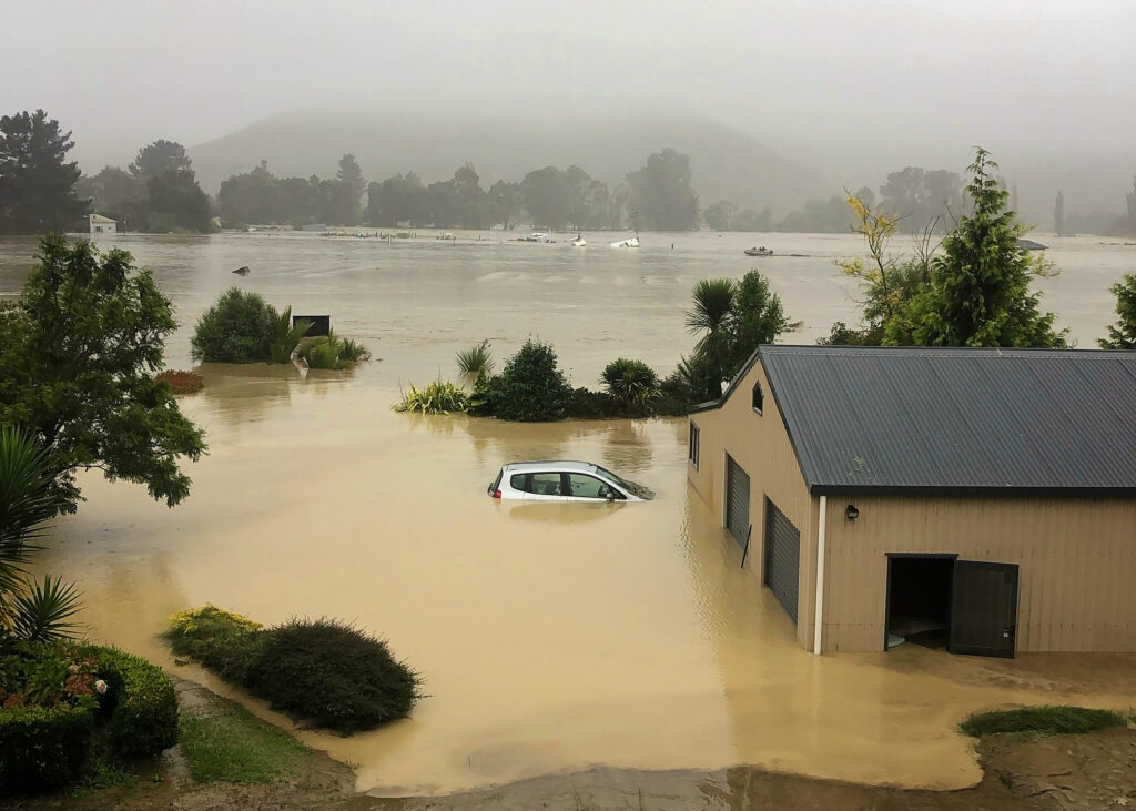 Police attempt to control the flood narrative 1 Police attempt to control the flood narrative NZNE